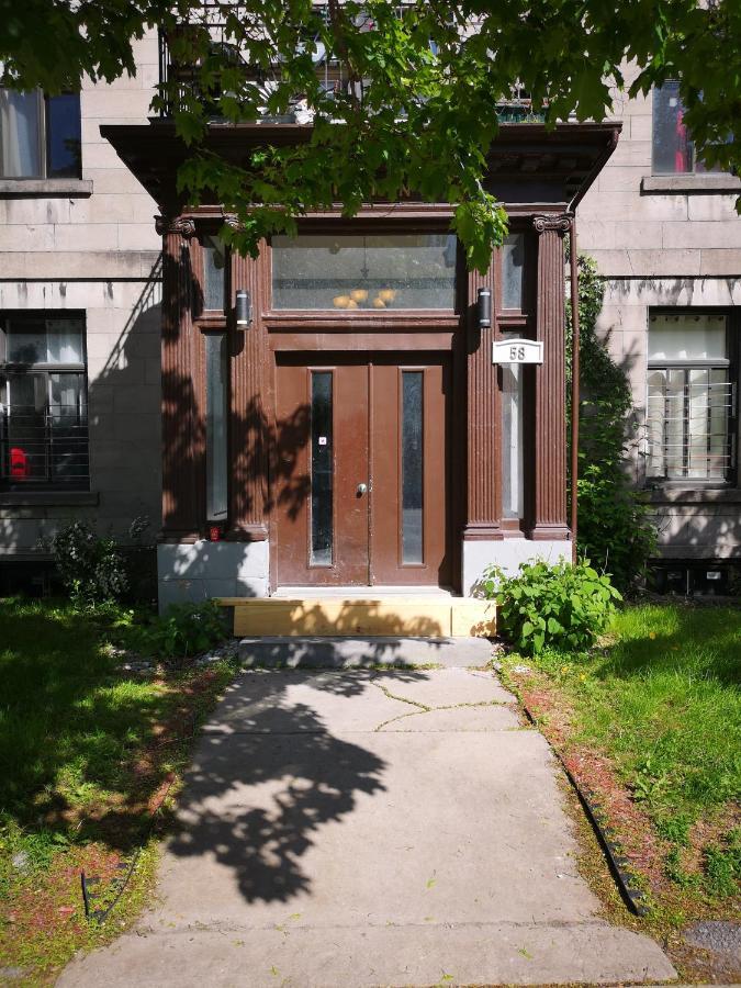 Room With King Bed In Shared 3 Bedroom Downtown Montreal Exterior photo